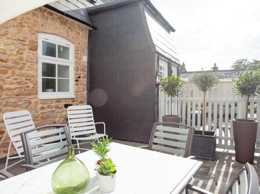 2 Central, Spacious, Apartment With Private Patio Sidmouth Exteriör bild